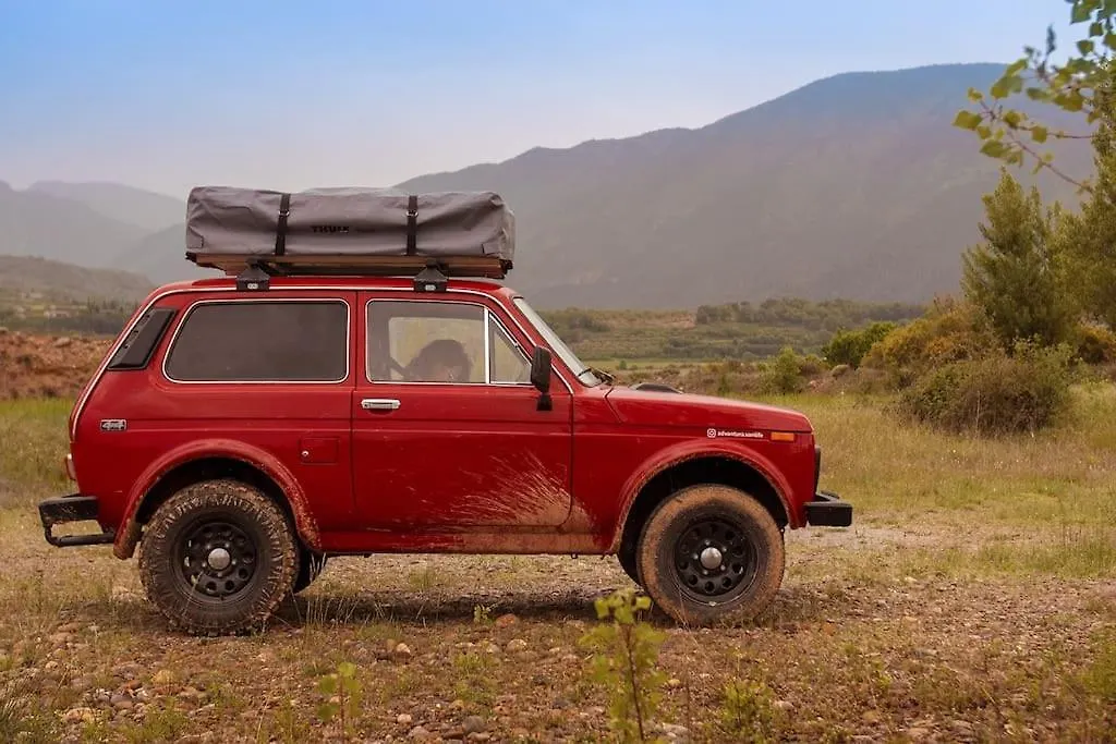 略夫雷加特河畔奥斯皮塔莱特Lada Niva Camperized - Available In Barcelona公寓