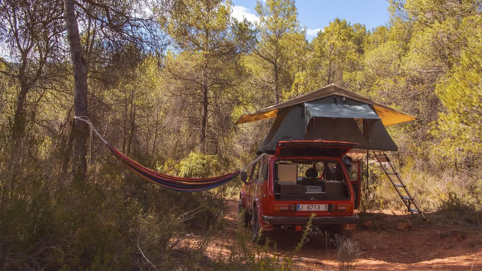 Lada Niva Camperized - Available In Barcelona Apartment L'Hospitalet de Llobregat