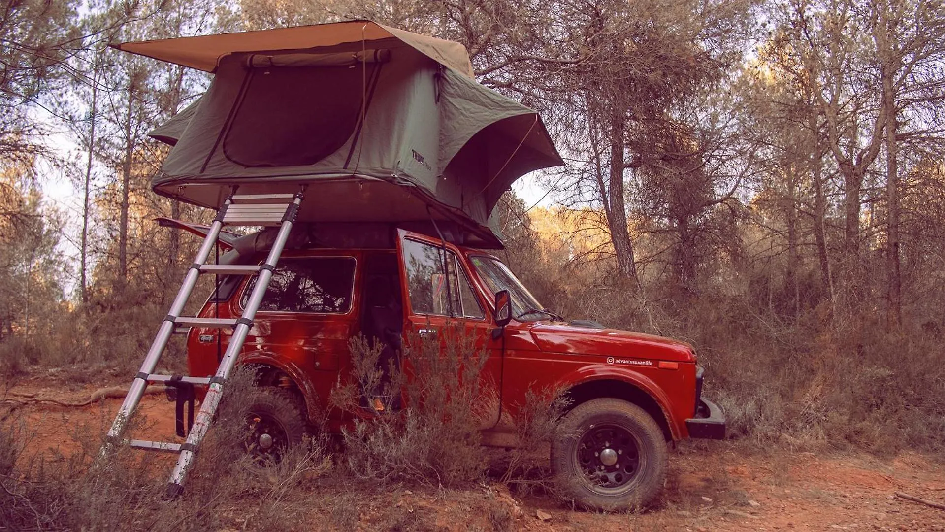 Lada Niva Camperized - Available In Barcelona Apartman L'Hospitalet de Llobregat